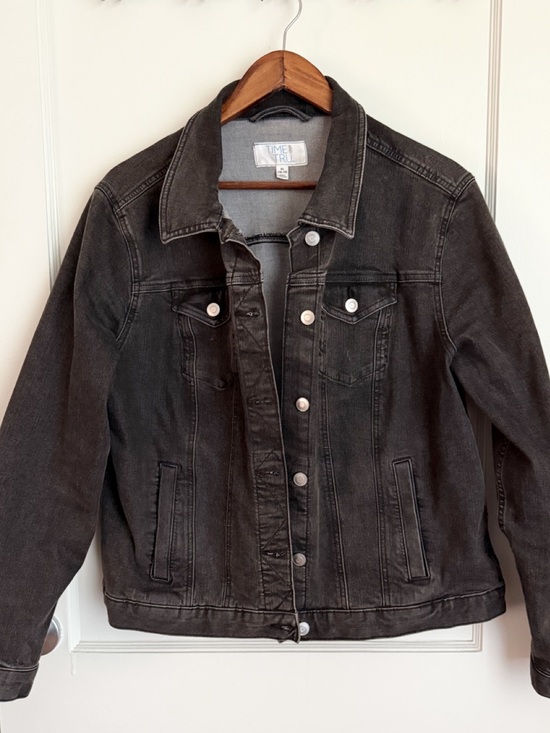 Time and Tru Jackets & Blazers - Time and Tru Black Wash Denim Jacket